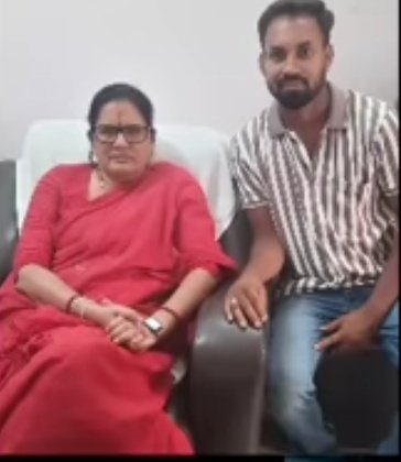 ବଳଙ୍ଗା ପୀଡିତା ଘଟଣା ର ଉଚ୍ଚସ୍ତରୀୟ ତଦନ୍ତ ଆବଶ୍ୟକ
ଅନେକ ରହସ୍ୟ ଅନେକ ପ୍ରଶ୍ନ ଦୟାକରି ଏ ଭିଡିଓ ଦେଖନ୍ତୁ youtu.be/qVUAgEBD9Fo?si…
ଭାରତୀୟ ଜନତା ପାର୍ଟି ସରକାର <a href="/PravatiPOdisha/">Pravati Parida</a> ସିଧା ସଳଖ ଅଛନ୍ତି କି?
ଏ ଲୋକ କିଏ ଆର ସମ୍ପର୍କ ଅଛି ବଳଙ୍ଗା ପୀଡିତା ଘଟଣା ରେ 
#BREAKING_news