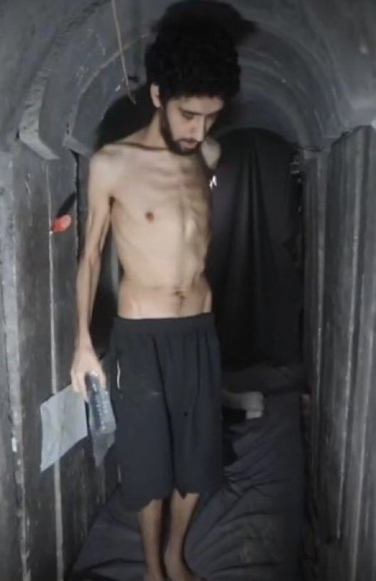 prof_preobr's tweet image. Слева украинец после плена в России.
Справа израильтянин в заложниках у Хамас.

Кто-то всё ещё видит разницу между режимом Хамас и режимом в России?