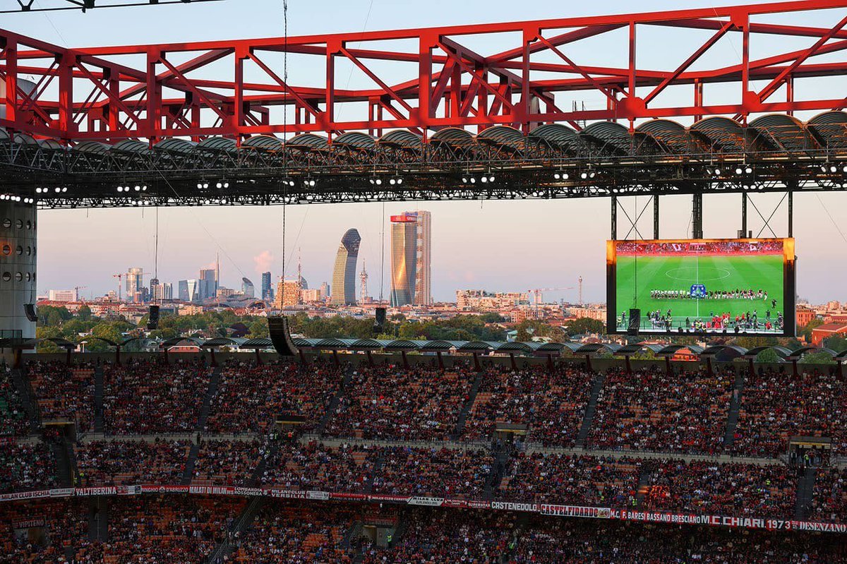 🏟️ Milano skyline