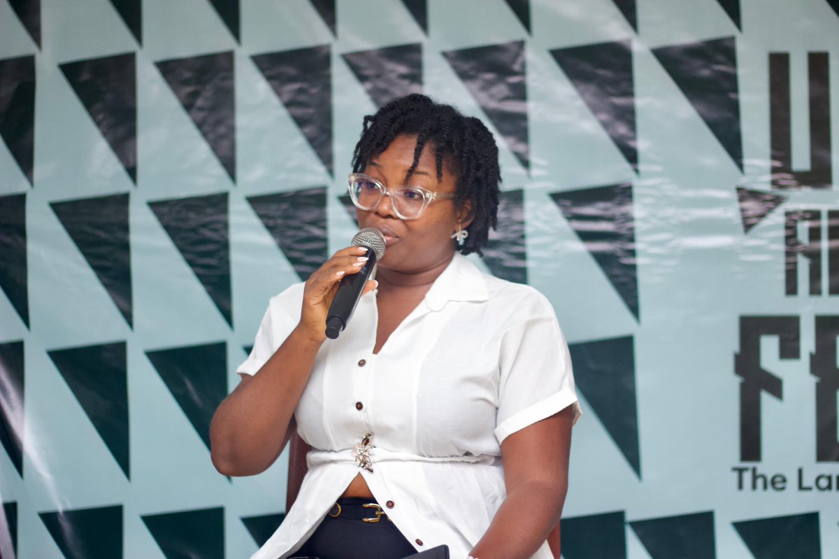 Michael Chièdoziém Chúkwúderà (@chukwuderaedozi) on Twitter photo Rosemary Okafor floored me at this year’s festival. <a href="/OziomaRosemary/">RosemaryWrites</a> is so brilliant. Her books are widely read, but I think more people should hear her speak. I think I understand why the critics are now more open to hearing and reading genre writers. Damnnnn <a href="/UmuofiaBookFest/">Umuọfià Arts and Books Festival</a> Rosemary Okafor floored me at this year’s festival. <a href="/OziomaRosemary/">RosemaryWrites</a> is so brilliant. Her books are widely read, but I think more people should hear her speak. I think I understand why the critics are now more open to hearing and reading genre writers. Damnnnn <a href="/UmuofiaBookFest/">Umuọfià Arts and Books Festival</a>