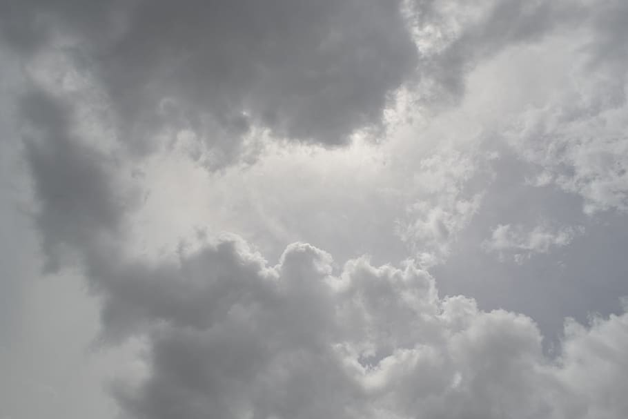 Chippenham weather for Sunday: A cloudy and humid day with a small risk of rain and drizzle this morning. Some sunny spells developing this afternoon. Rather breezy. Maximum temperature 20 °C.