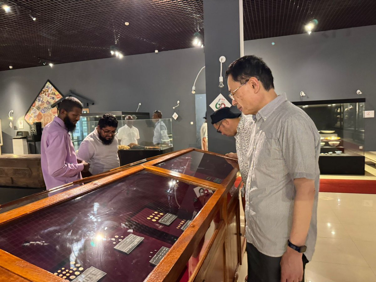 National Centre for Cultural Heritage (@heritagemv) on Twitter photo މޯލްޑިވްސް ޑެފް އެސޯސިއޭޝަން އަދި ޖަޕާން ފެޑެރޭޝަން ފޯ ދި ޑެފްއިން ޤައުމީ ދާރުލްއާސާރަށް ކުރި ޒިޔާރަތުގެ ތެރެއިން
Maldives Deaf Association and Japan Federation for the Deaf, visited the National Museum today
<a href="/NatMuseumMV/">Maldives National Museum</a>
<a href="/MoDLCH/">Ministry of Dhivehi Language, Culture and Heritage</a>
<a href="/deafmaldives/">Maldives Deaf Association</a> މޯލްޑިވްސް ޑެފް އެސޯސިއޭޝަން އަދި ޖަޕާން ފެޑެރޭޝަން ފޯ ދި ޑެފްއިން ޤައުމީ ދާރުލްއާސާރަށް ކުރި ޒިޔާރަތުގެ ތެރެއިން
Maldives Deaf Association and Japan Federation for the Deaf, visited the National Museum today
<a href="/NatMuseumMV/">Maldives National Museum</a>
<a href="/MoDLCH/">Ministry of Dhivehi Language, Culture and Heritage</a>
<a href="/deafmaldives/">Maldives Deaf Association</a>