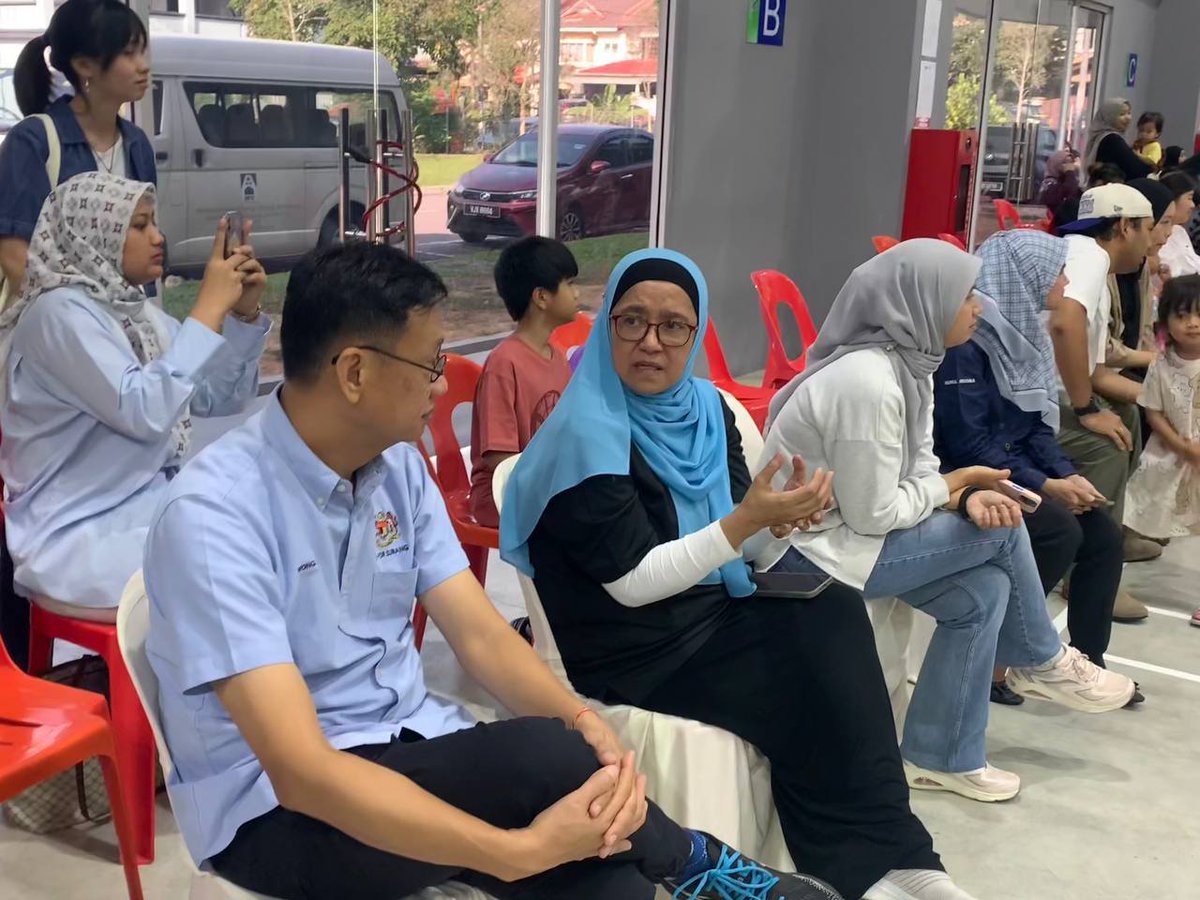 md_zuwairi's tweet photo. portunis2 pula di angkat jadi SUPOL2,Ketua JKOM,Menteri dan Senator.PKR di penuhi KKN Kronisma,Korupsi dan Nepotisma sama macam BN UMNO dan PN PAS,BERSATU.

Reformasi Malaysia 🇲🇾!

#RafiziRamli #AyuhMalaysia2.0 #Reformasi2.0 https://t.co/bdk1aM5VVe