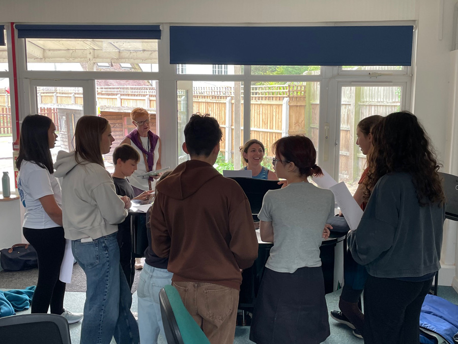 Alex Elbro finds out how the students on the Summer Folk Music Course are getting on as they prepare for their performance at the Folk in the City event on […] dlvr.it/TMGjvf Listen Here: