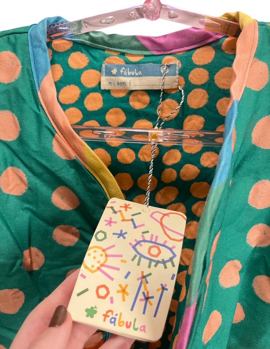 CASACO FÁBULA 
infantil 
Tamanho: 10 anos 
Marca: Fábula (FARM) 
Comprimento: 59cm 
Comprimento manga: 56
Largura busto: 49cm 
- Vem com etiqueta 
- NOVO 

(Medidas podem apresentar variações) 

R$300
💞
Link: enjoei.com.br/p/casaco-infan…