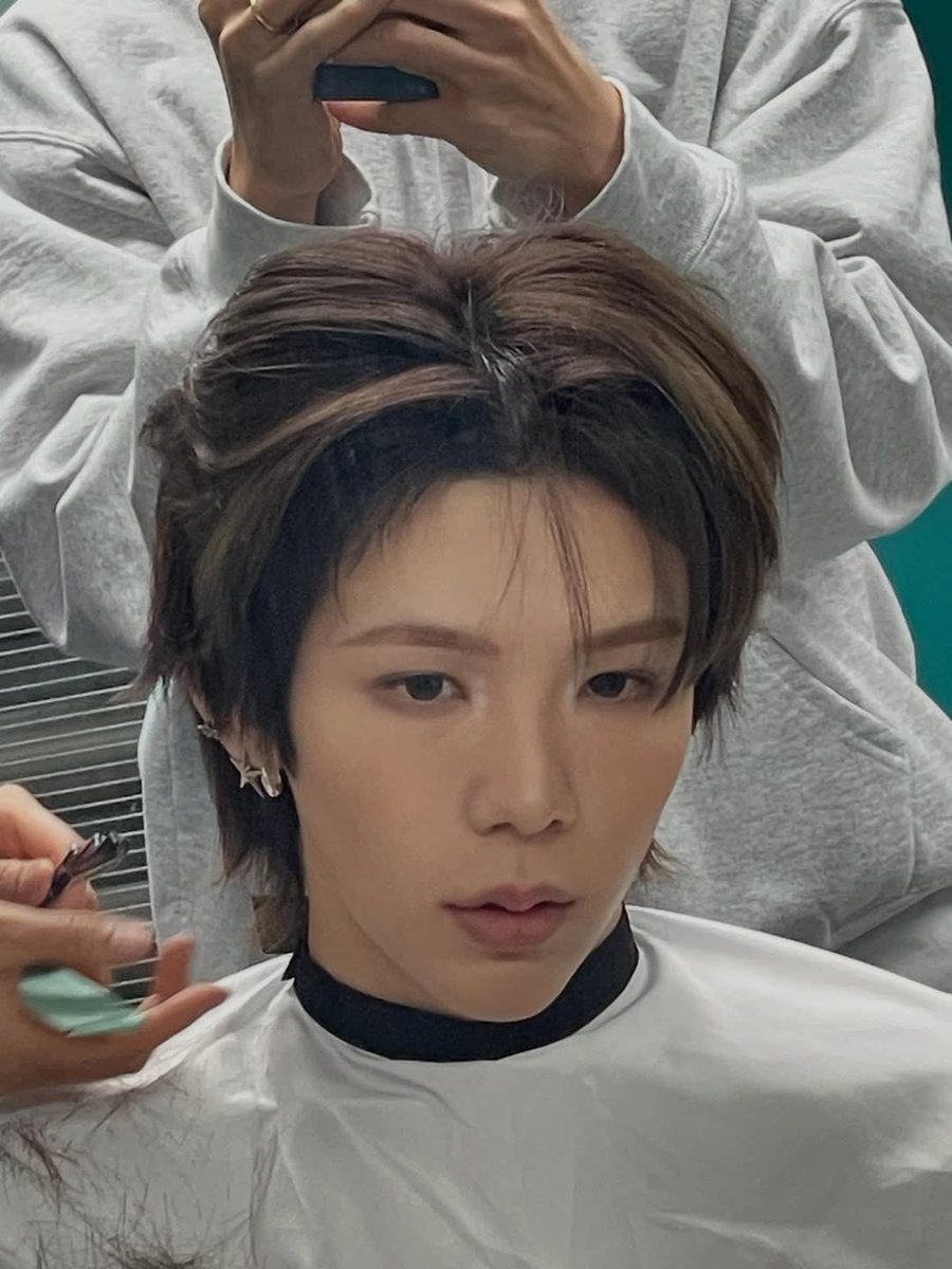 หล่อมากกกกกกกกกกกกก 😭😭😭😭😭