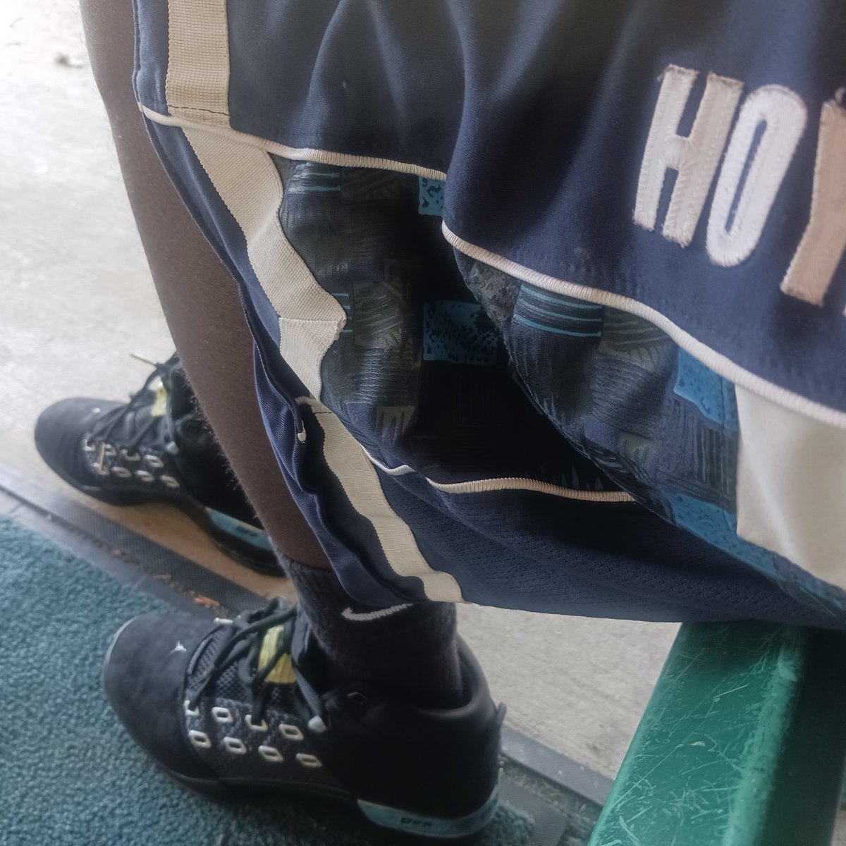 Blackmartian333's tweet photo. When last you seen a pair of these? 20yrs ago? #XVII'sπ₯π#LikeMike #NikeHead #AirJordans #Nike #KOTD π #Jordans #Jordan #AirJordan #Kicks #Classic #Classics #BlackCat #SneakerHead #Sneakers #SNKRS #Nikes #GOAT #DC #Wizards #LastDance #NBA #ChecksOverStripes #SwooshGang https://t.co/OQujLI5wyd