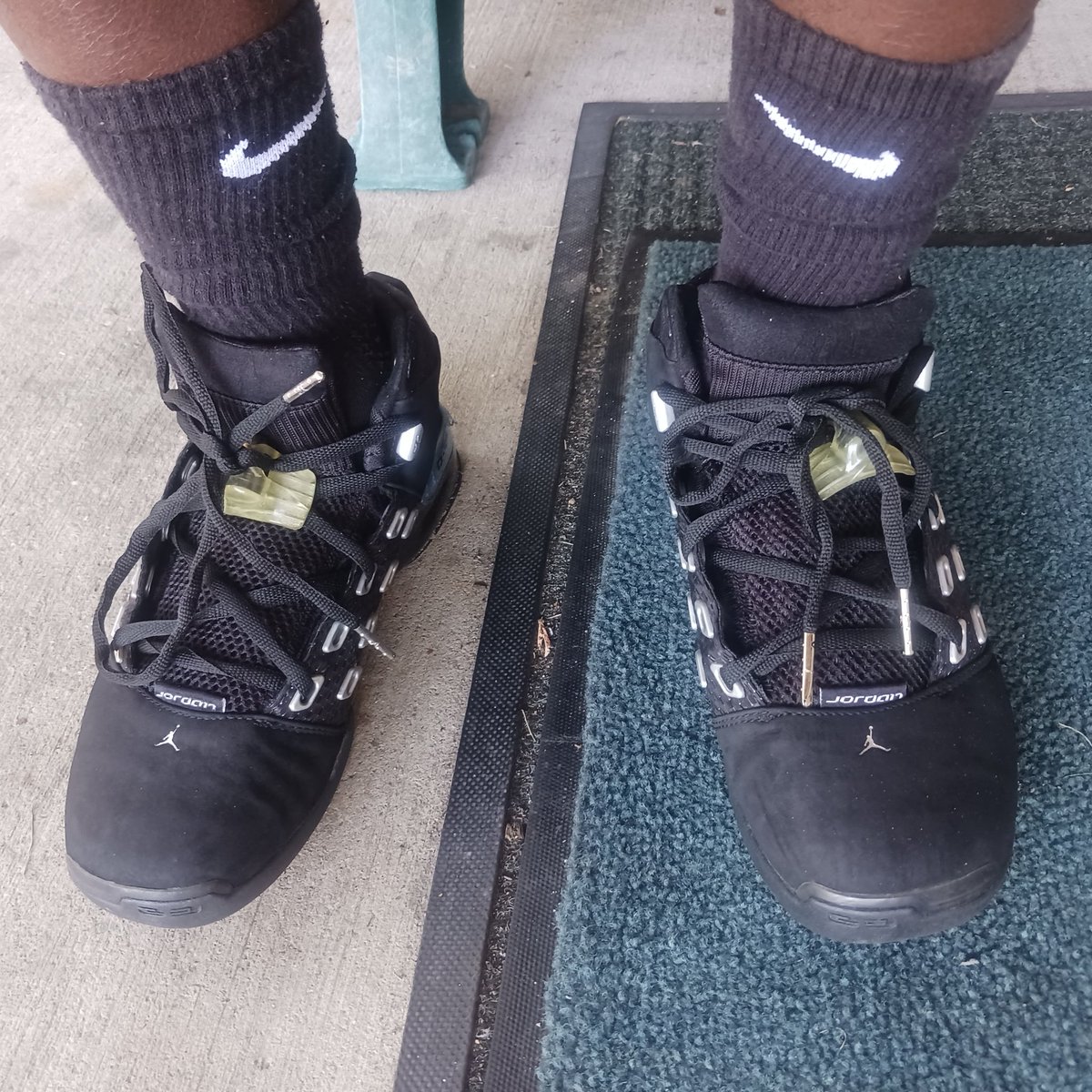 Blackmartian333's tweet photo. When last you seen a pair of these? 20yrs ago? #XVII'sπ₯π#LikeMike #NikeHead #AirJordans #Nike #KOTD π #Jordans #Jordan #AirJordan #Kicks #Classic #Classics #BlackCat #SneakerHead #Sneakers #SNKRS #Nikes #GOAT #DC #Wizards #LastDance #NBA #ChecksOverStripes #SwooshGang https://t.co/OQujLI5wyd