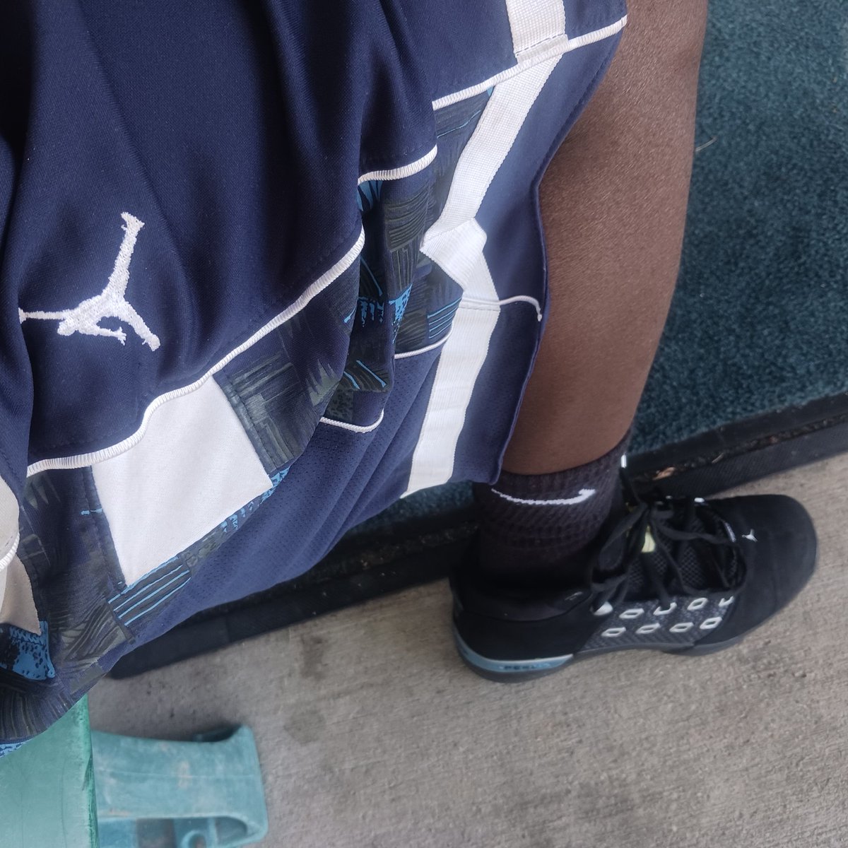 Blackmartian333's tweet photo. When last you seen a pair of these? 20yrs ago? #XVII'sπ₯π#LikeMike #NikeHead #AirJordans #Nike #KOTD π #Jordans #Jordan #AirJordan #Kicks #Classic #Classics #BlackCat #SneakerHead #Sneakers #SNKRS #Nikes #GOAT #DC #Wizards #LastDance #NBA #ChecksOverStripes #SwooshGang https://t.co/OQujLI5wyd