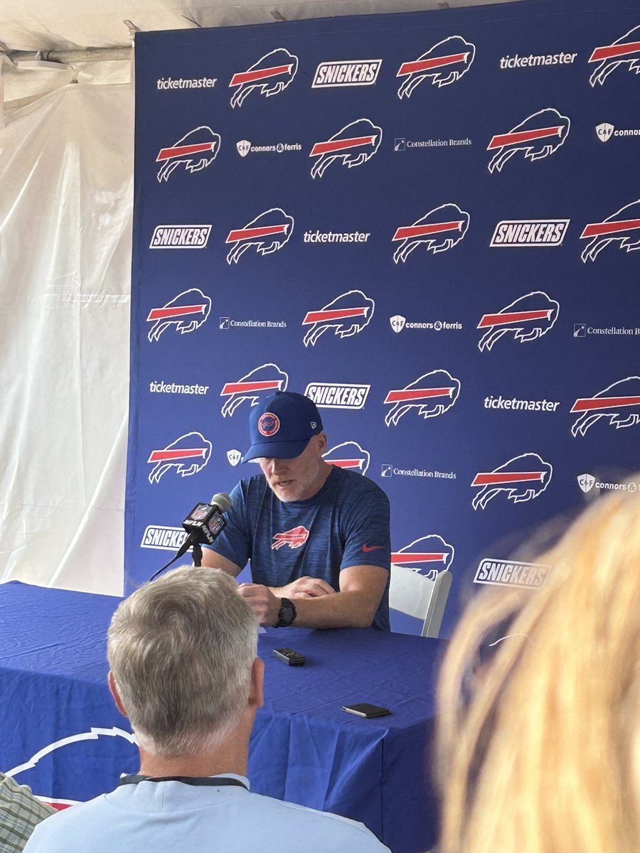 Sean McDermott says Khalil Shakir is dealing with a high ankle sprain and is week to week.

Terrel Bernard and Spencer Brown will be limited today, only individual work.

#BillsMafia <a href="/WGRZ/">WGRZ</a>