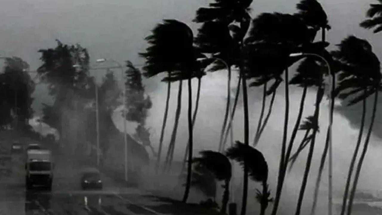 ধেয়ে আসছে শক্তিশালী বৃষ্টিবলয় ‘ঈশান’