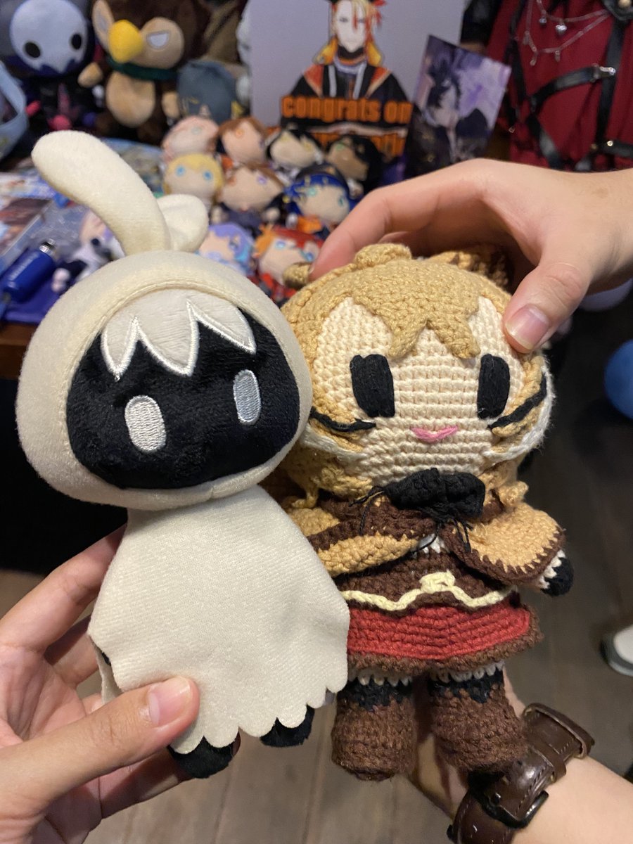 mocha_alpaca's tweet photo. today met up with more and more fellow hoomans 🦉🤝🦉🤝🦉

we’re moomin’ now!

#holoUnityMY
#showMEI https://t.co/i3GFBSs4j1