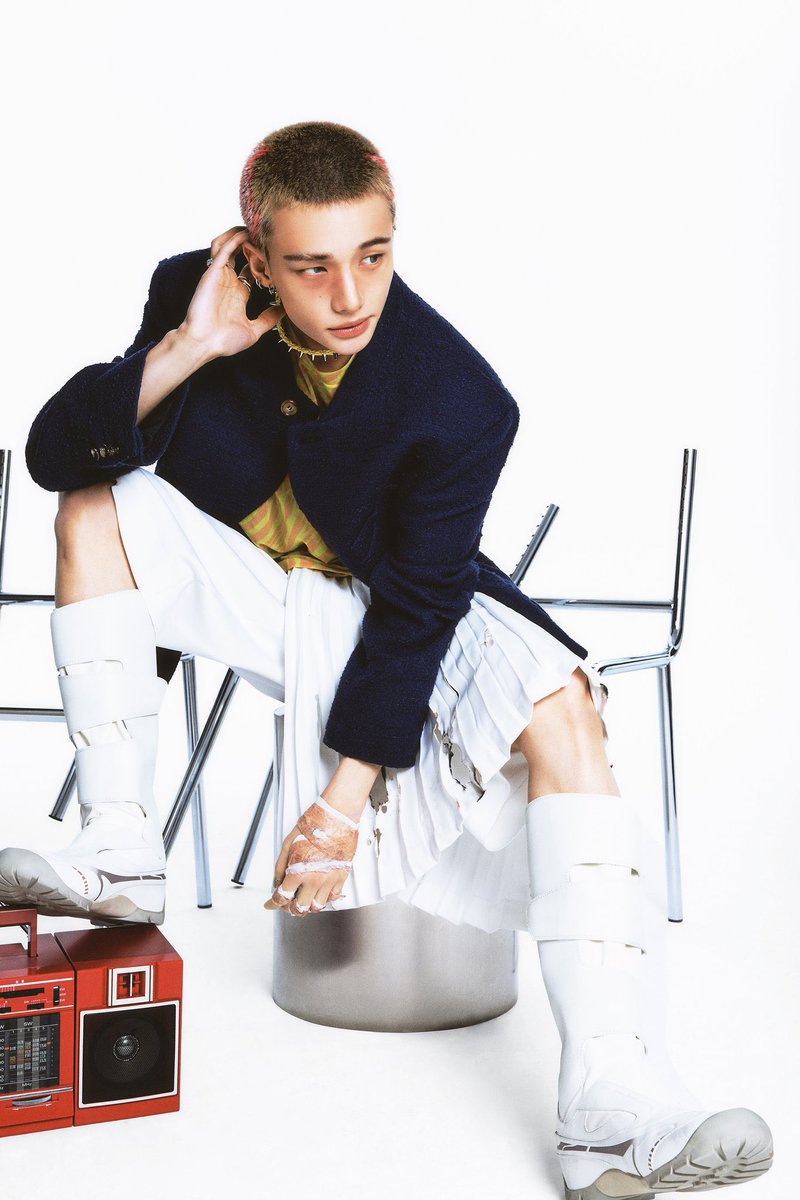 kk_YonG_nk's tweet image. เห็นหนุ่มตี๋ใส่กระโปรง แล้วท่อนล่างคุณยงหลุยส์จะเป็นยังไงนะ เตรียมกรี๊ดดละนะ🫠❤️‍🔥
#KAMAR #Hyunjin #Felix