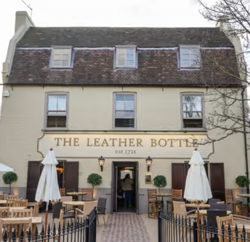 Join us later in August for our summer social gathering! 🍻 🫖   

🕖 Monday 18th of August, from 7pm  

🏘️ The Leather Bottle; Earlsfield SW17 0NY  

all info and sign-up this way --&gt; europeanmovement.co.uk/emwandsworthme…