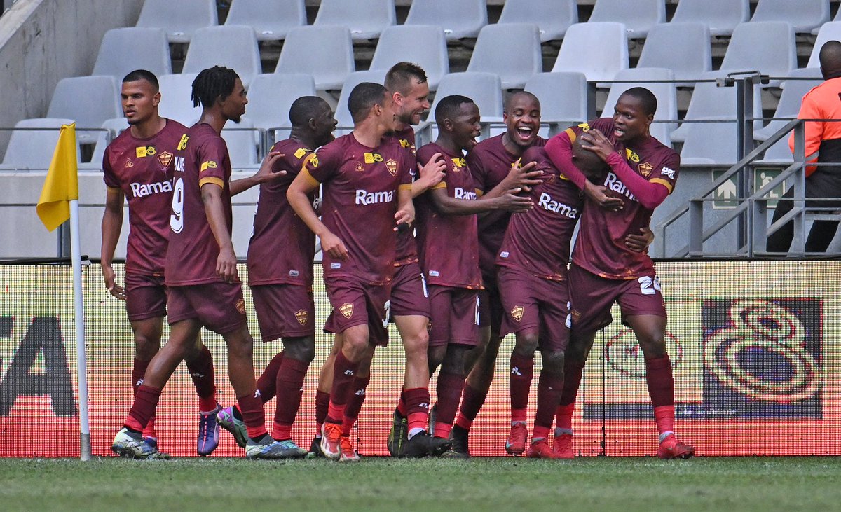 𝗘𝗫𝗧𝗥𝗔-𝗧𝗜𝗠𝗘 𝗧𝗢 𝗙𝗢𝗟𝗟𝗢𝗪 – There's no separating the teams after 90 minutes, so we're heading for extra-time 🫡

Stellenbosch FC 2️⃣–2️⃣ AmaZulu FC

#HeartoftheCape #MoreThanFootball #StellenboschFC 🍇