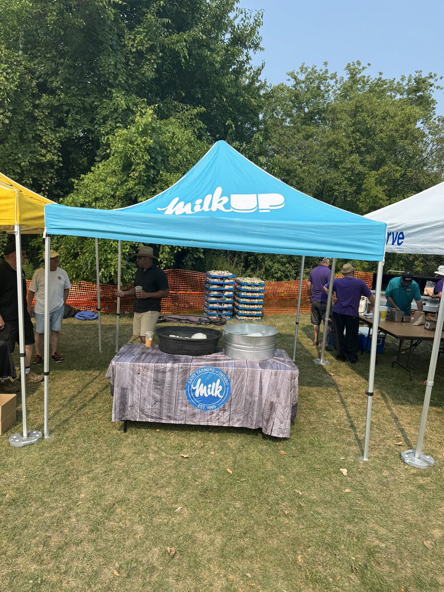 ๐ ๐ ๐ ๐ ๐ ๐ (@brookedoyle_) on Twitter photo Serving ice cold chocolate milk to the cyclists today ๐ด๐ฅ๐ด๐ฅ #ontariodairy #milkup <a href="/OntarioDairy/">Ontario Dairy</a> Serving ice cold chocolate milk to the cyclists today ๐ด๐ฅ๐ด๐ฅ #ontariodairy #milkup <a href="/OntarioDairy/">Ontario Dairy</a>