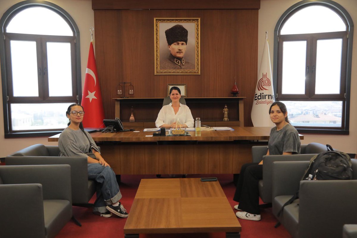 Edirne Belediye Başkanı Gencan’dan üniversitelilere “kent lokantası” sözü: “Bunlar yetmez, tüm taleplerimiz yerine getirilene kadar mücadele edeceğiz” 

sendika.org/2025/08/edirne…