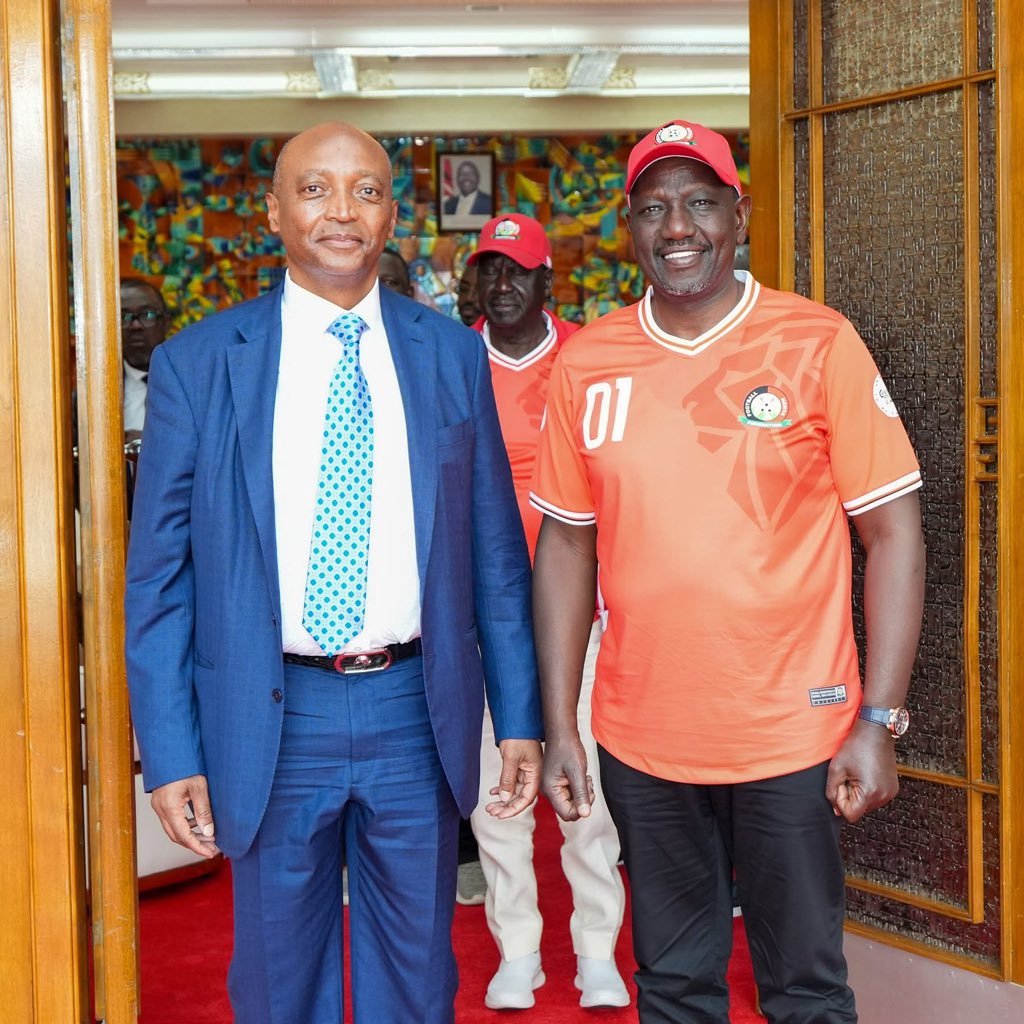 🇰🇪 Après la Tanzanie, le Kenya a lancé son CHAN avec le match Kenya 🆚 RDC, en présence du Président de la République du Kenya et du Président de la CAF. Une nouvelle étape importante pour le football local africain. ⚽🌍 #CHAN2025 #CAF #Kenya #RDC