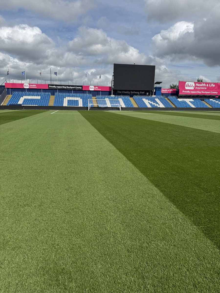 Grow in has been stable up to our 1st league game today. Nice to have some rain prior and during the game, particularly during early season fixtures. Rake and vac after to reset followed by an app of Rocastem. Onto the next. 🌱 ⚽️