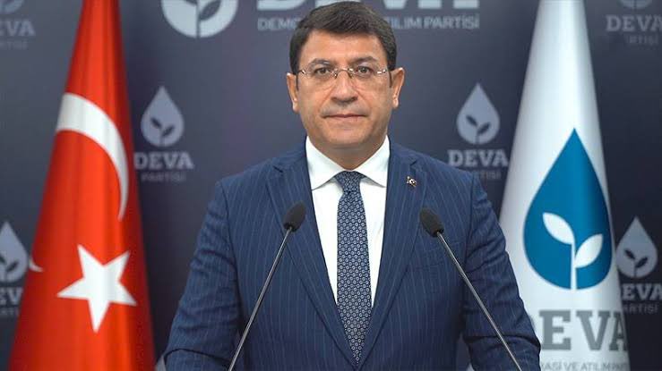 Deva Partisi Milletvekili Av. İdris Şahin:

"Adil yargılanmadan mahkum edilenler yeniden yargılanmadan, 
KHK’lıların mağduriyetleri giderilmeden, 
31 Temmuz Covid yasasında eşitlik sağlanmadan ülkemize huzur gelmez. 

Herkes için adalet, 86 milyon için eşitlik!"
