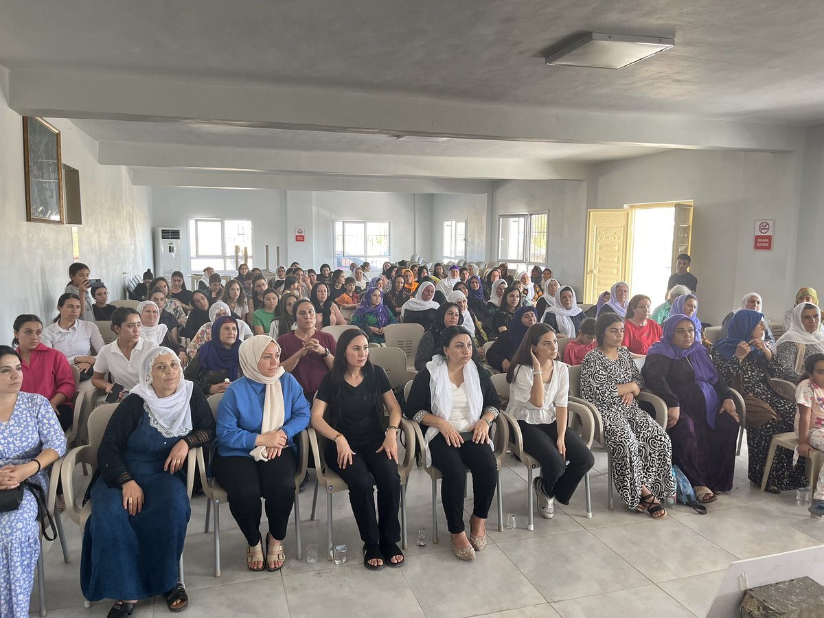 Şengal Katliamını 11. yıldönümünde Viranşehir’in Burç köyünde katledilen binlerce Êzıdiyi yaptığımız anmada saygıyla andık.
#Şengal Katliamını gerçekleştiren tüm güçleri bir kez daha lanetliyoruz!