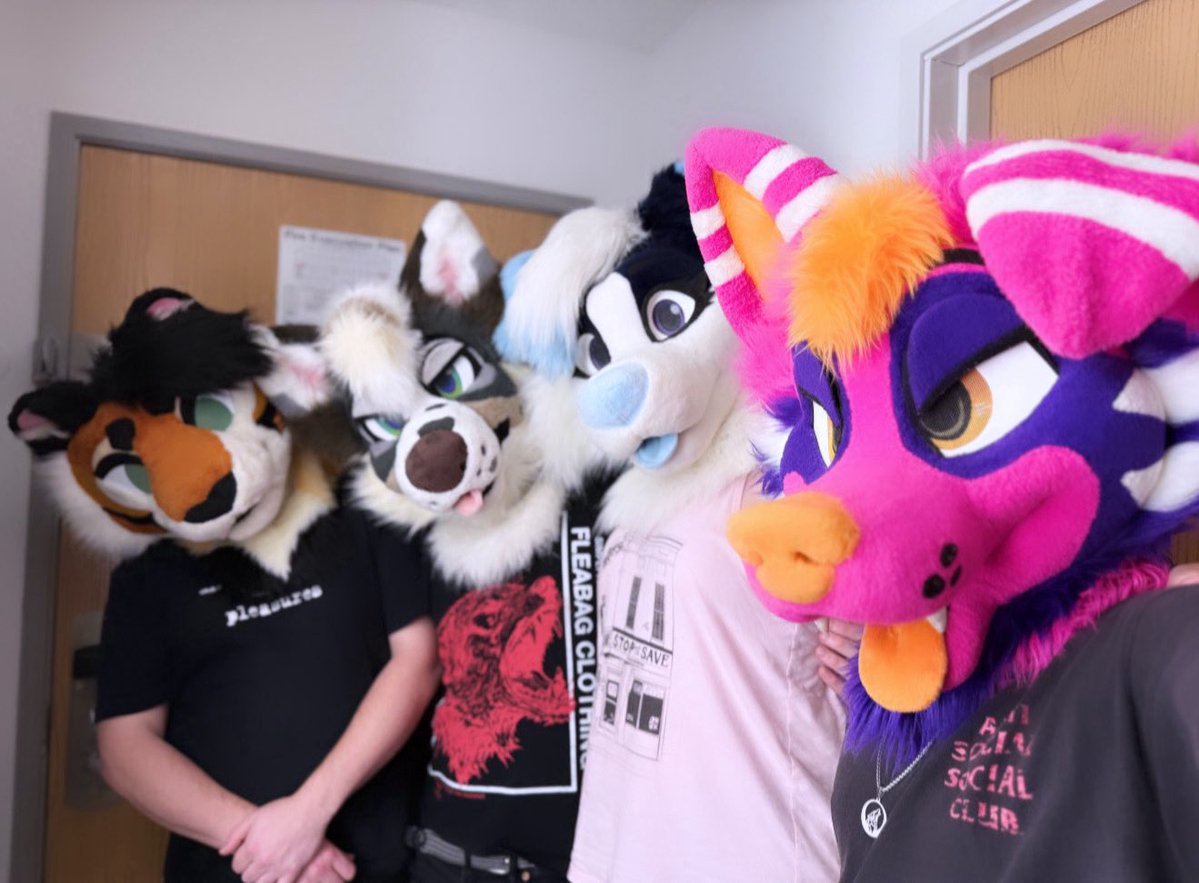 fleck π lvfc π°π² (@fleckdoggy) on Twitter photo Four furries did a not furry convention???
π― <a href="/TyggzTiger/">Ο
Β΄β’ ο» β’`Ο
π MP</a>
π¦ <a href="/AbraHeron/">Abra (Halite)</a>
πΆ <a href="/WinterTheCollie/">Winter</a> Four furries did a not furry convention???
π― <a href="/TyggzTiger/">Ο
Β΄β’ ο» β’`Ο
π MP</a>
π¦ <a href="/AbraHeron/">Abra (Halite)</a>
πΆ <a href="/WinterTheCollie/">Winter</a>