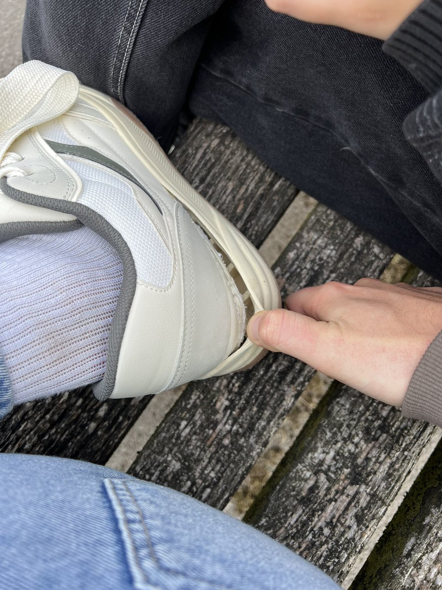 mrralfrox's tweet photo. @Bershka these trainers I bought from @ASOS_Menswear a few months back and worn not even 5 times are literally falling apart with the sole falling off. Please can you advise on how you’re going to resolve this issue thanks https://t.co/1OBdsz7Fzi
