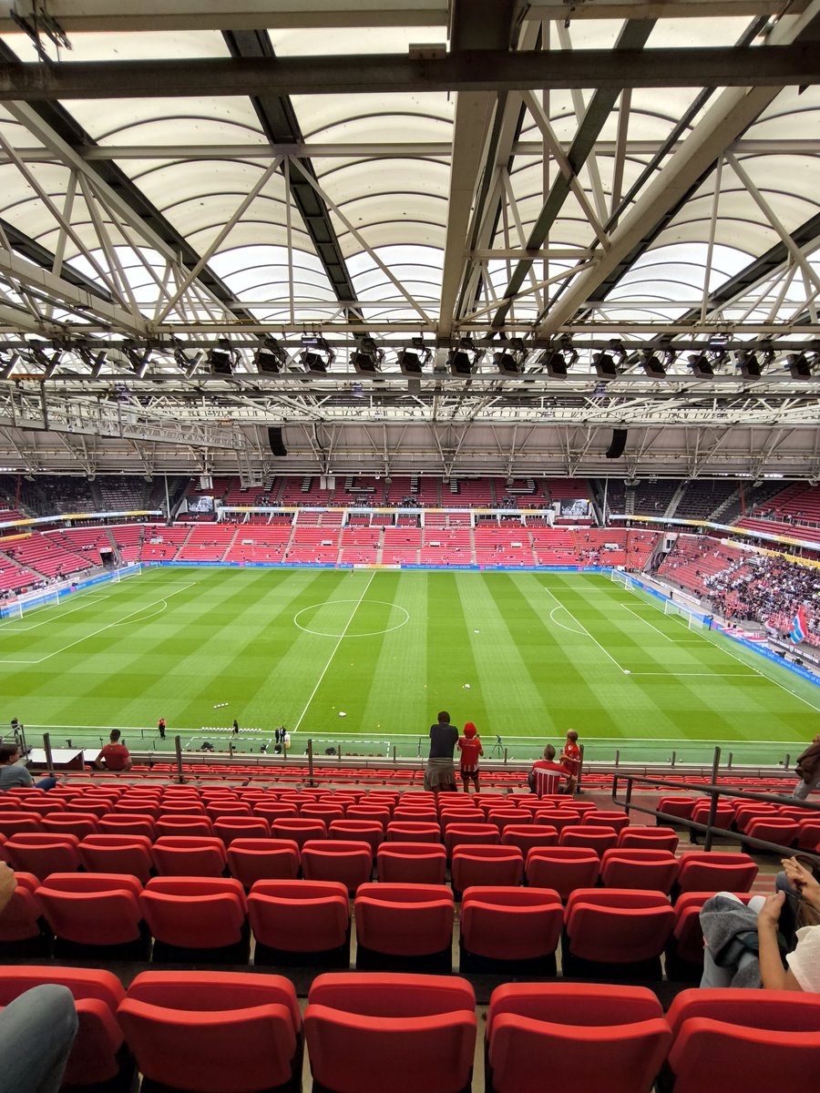 We zijn er bij. <a href="/PSV/">PSV</a> #johancruijffschaal #psvgoa