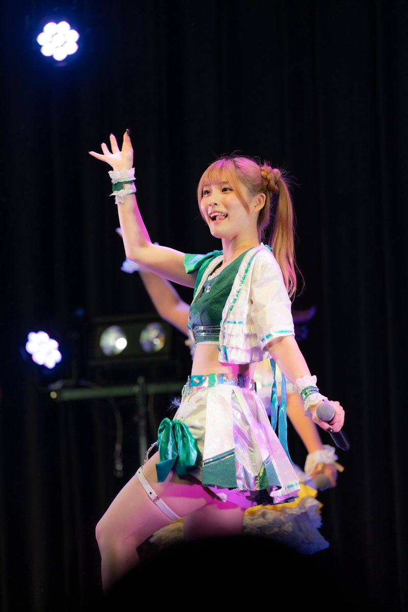 おこ tweet media