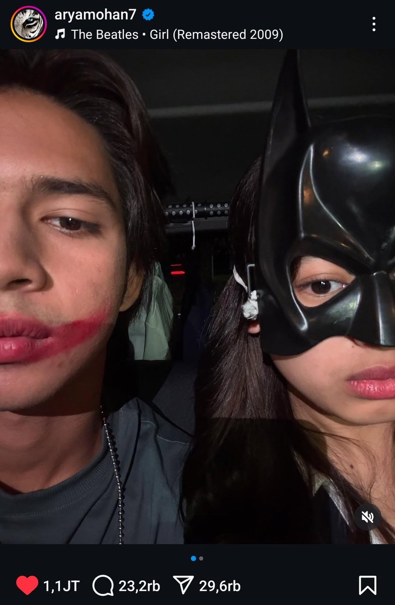 Keianndt's tweet image. Kadek dulu seexcited ini pas era Batman Joker. Dan di era ini kisah romansa SMA tuh kerasa bgt. Ga ada sesuatu yg dipaksakan, ga ada sesuatu yg dibuat secara tiba2. Dibalik rasa sakit mereka, mereka sama2 berusaha utk tetap tumbuh. Katalis, ya itu mereka