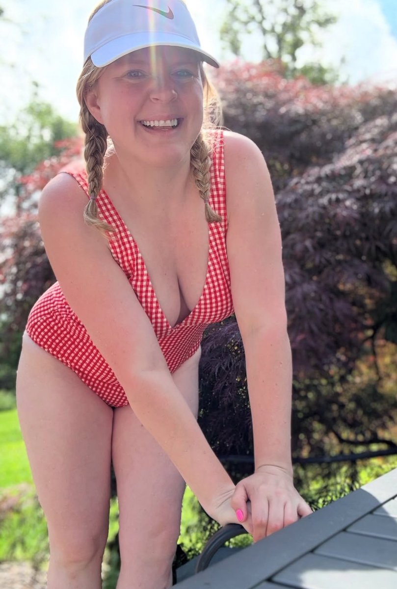 Summer daze 💕🌻🌻👙