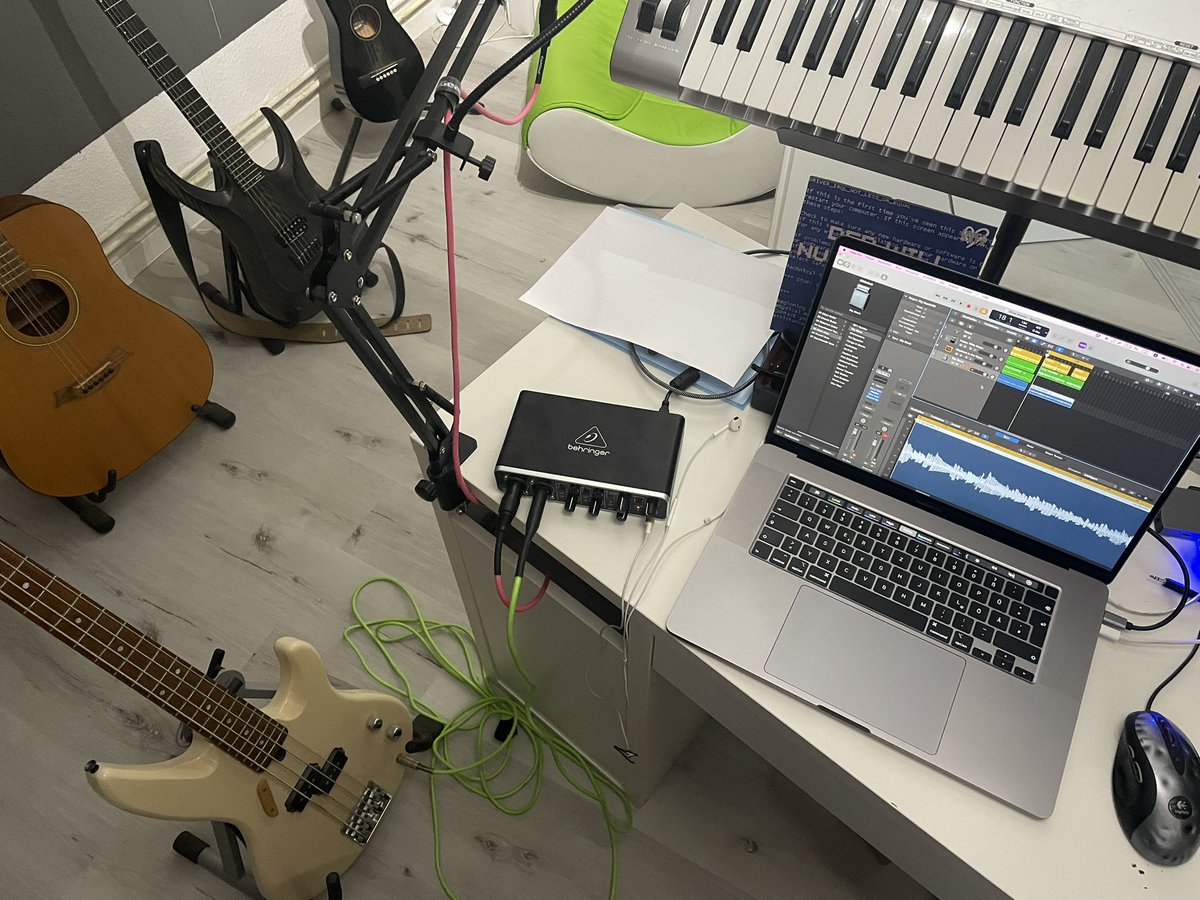 Bastle mal wieder an nem neuen Song 

#gamingmusic #gaming #dmcafreemusic #nerd