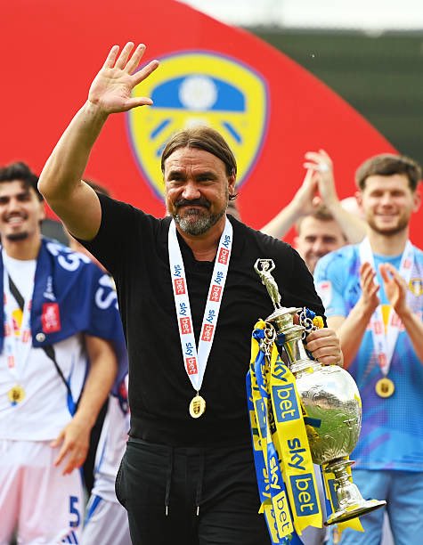Daniel Farke ayer, post partido:

"En ataque, no estamos listos para el nivel de Premier League. Tenemos que asegurarnos de tener un plantel competitivo para, a más tardar, el primer párate internacional".

Escuchenlo, háganle caso y traigan los jugadores que nos hacen falta.