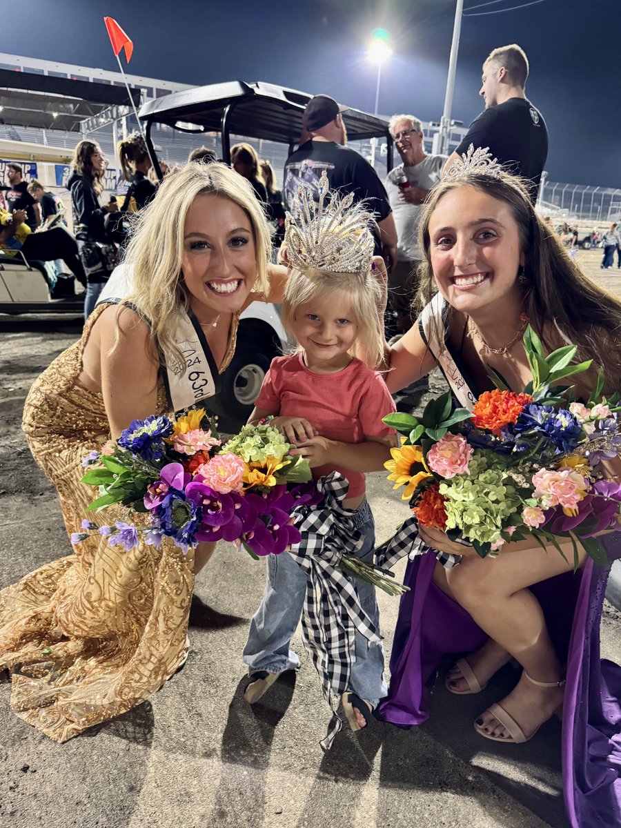 DustinSelvage7's tweet photo. Selvage household takes after transferring from the B to run 19th in the A.

@MeighanSelvage: Sounds like you did great in the B but your daughter thought it was a good idea to have a piss break for the duration of the race so i didnt watch much.

Raye: I was really proud of you to make the feature. You didnt win the small feature but you did good enough to make the big feature, good job dad.

Rosslynn: Im gonna be a princess at the races some day. 

Thanks to everyone at @TEAMDGRD for a fun 360 nationals week. Not running a 410 this week so might actually run the top, in spectator mode.