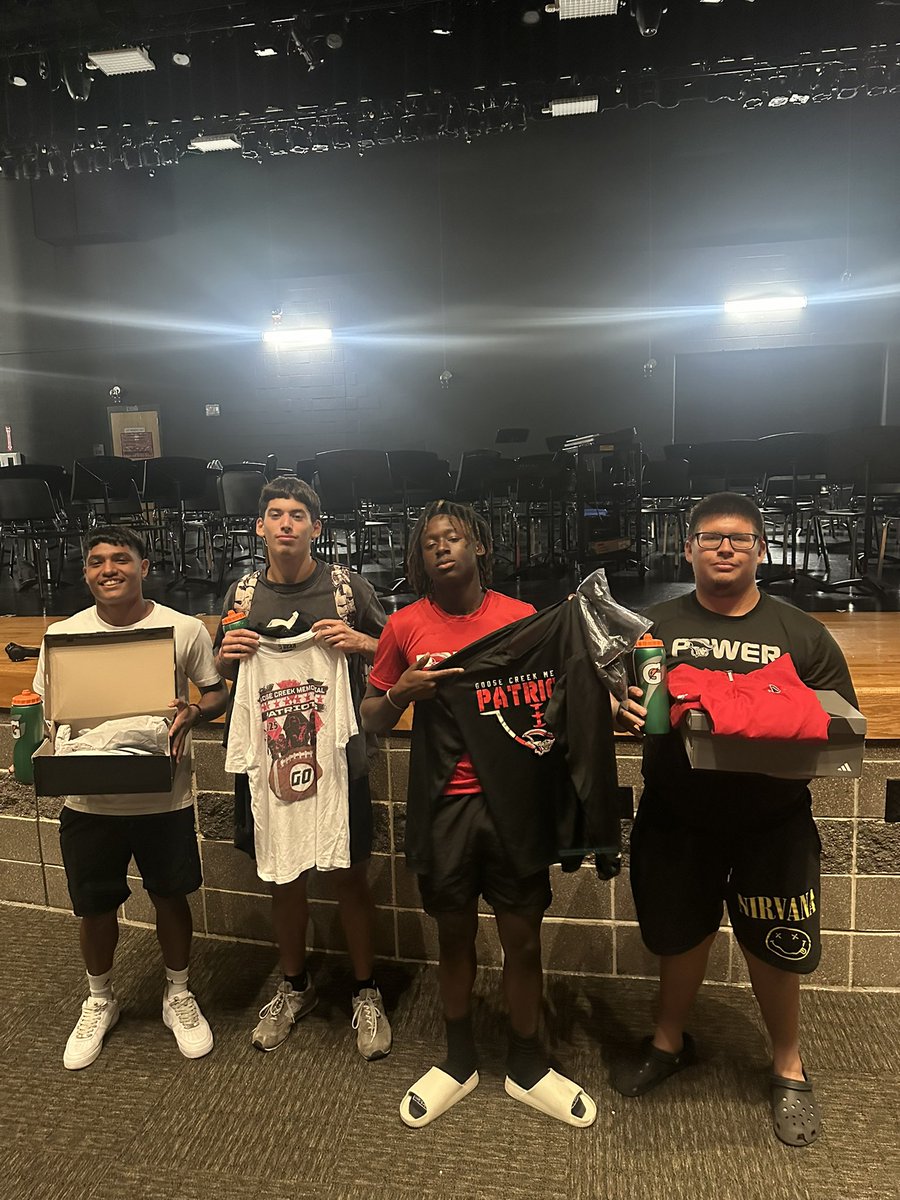 All 3 levels of our summer awards…. 
These guys displayed what it means to be apart of this program all summer long #COUNTONME 
Freshman —&gt; 
Most improved —&gt; 
Upperclassmen—&gt;