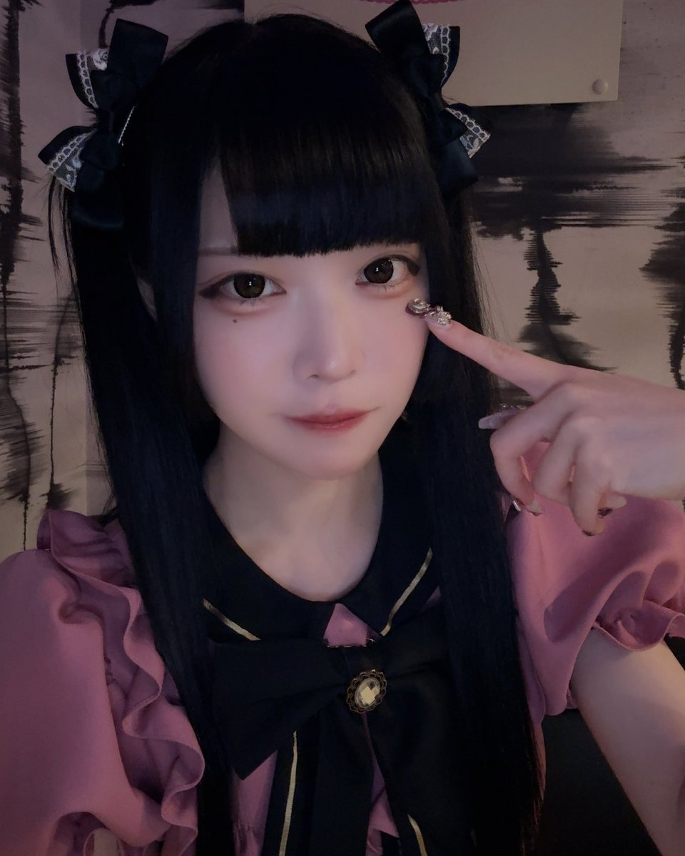 おきゅおわーー((ʚ( ˙꒳​˙)ɞ))
まったりでめそ…てなってたけど最後ﾄﾞﾜｰっと来てくれて嬉しかった😭
みんな神！感謝！乾杯いいね差し入れにﾌﾞﾛﾏｲﾄﾞ回収もありがとうね🫶🏻
久しぶりに自発的（？）にピンク衣装着たらたくさん褒めて貰えてはっぴ〜🎀

明日も18-23居ます›⩊‹✨