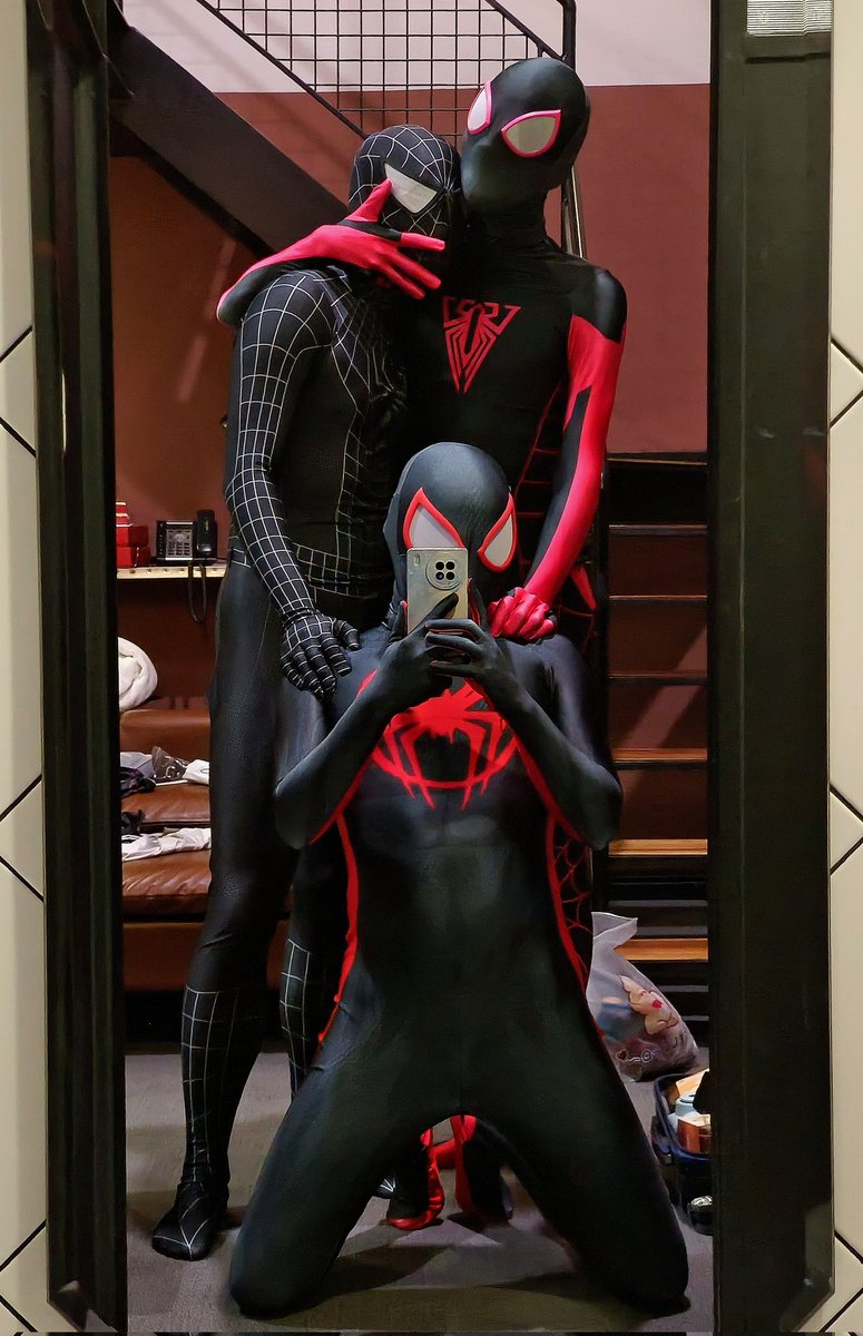 小蜘蛛集合🕷🕷🕷
⬆️：<a href="/Cr_Dust256/">现在是隐退中的清尘😶‍🌫️</a> 
⬇️：<a href="/LanAi_Chuan/">川</a> 
↔️：<a href="/cinnamonboynan/">Nannnnnnn楠</a>