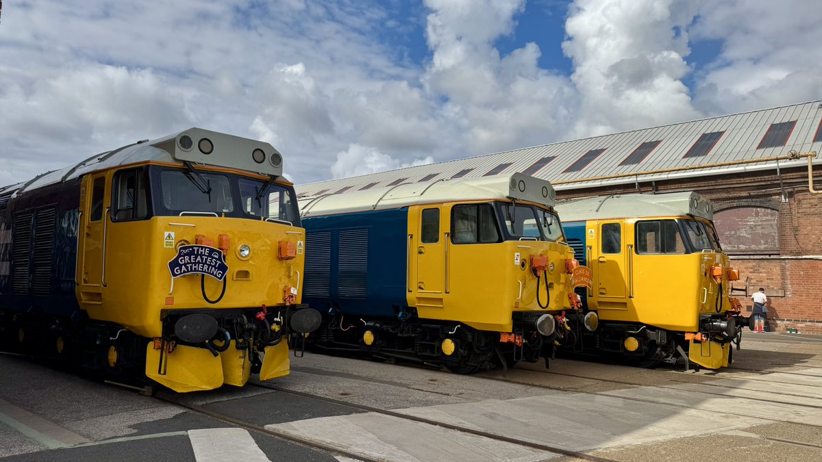 highspeedjv's tweet photo. Went off and did some railway things for the day. Great show of what the railway does. Bumped into a few of the Railway Family along the way…
.
.
.
#thegreatestgathering #railway #derby #alstom #steam #diesel #electric #locomotive #train https://t.co/JYONTFik3A