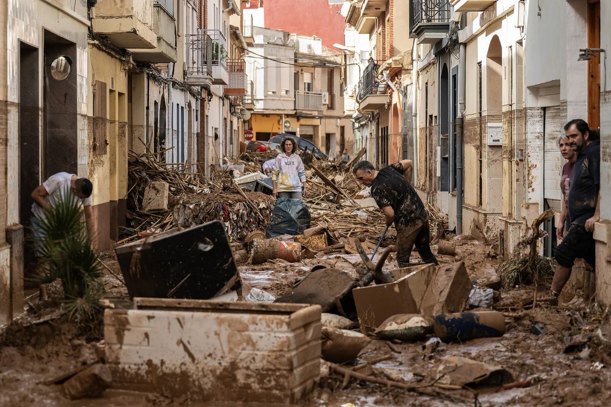 Arantec Engineering (@arantec) on Twitter photo Inundacions, onades de calor i sequeres colpegen cada cop més ciutats. L’adaptació climàtica ha de començar avui, no demà 🌍🛑 valenciaextra.com/societat/el-ca… 📣<a href="/vlcextra/">València Extra</a> #AdaptacióClimàtica #CiutatsResilients Inundacions, onades de calor i sequeres colpegen cada cop més ciutats. L’adaptació climàtica ha de començar avui, no demà 🌍🛑 valenciaextra.com/societat/el-ca… 📣<a href="/vlcextra/">València Extra</a> #AdaptacióClimàtica #CiutatsResilients