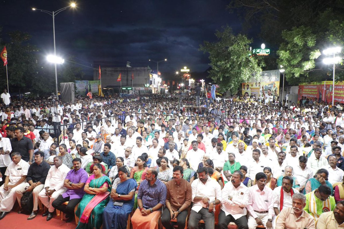 Seeman4TN's tweet image. #பட்டியல்வெளியேற்றமே_பைந்தமிழர்விடுதலை என்ற முழக்கத்தை முன்வைத்து,

ஏரும் - போரும் எம் தமிழ் மரபென வாழ்ந்த பைந்தமிழ் மக்களான
தேவேந்திர குல வேளாளர்  எங்களைப் பட்டியல் பிரிவிலிருந்து வெளியேற்றக்கோரி, நாம் தமிழர் கட்சி சார்பாக ஆடி 17ஆம் நாள் (02.08.2025) மாலை 05  மணியளவில் தேனி…