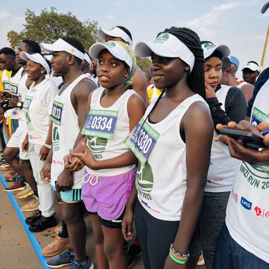 Today morning the queens did save River Rwizi Marathon. 

We slept in Mbarara and by 06am they were up 🆙 on the track for the run.🏃‍♀️ 

Most of my daughters love running and my job to take them where it’s  happening.