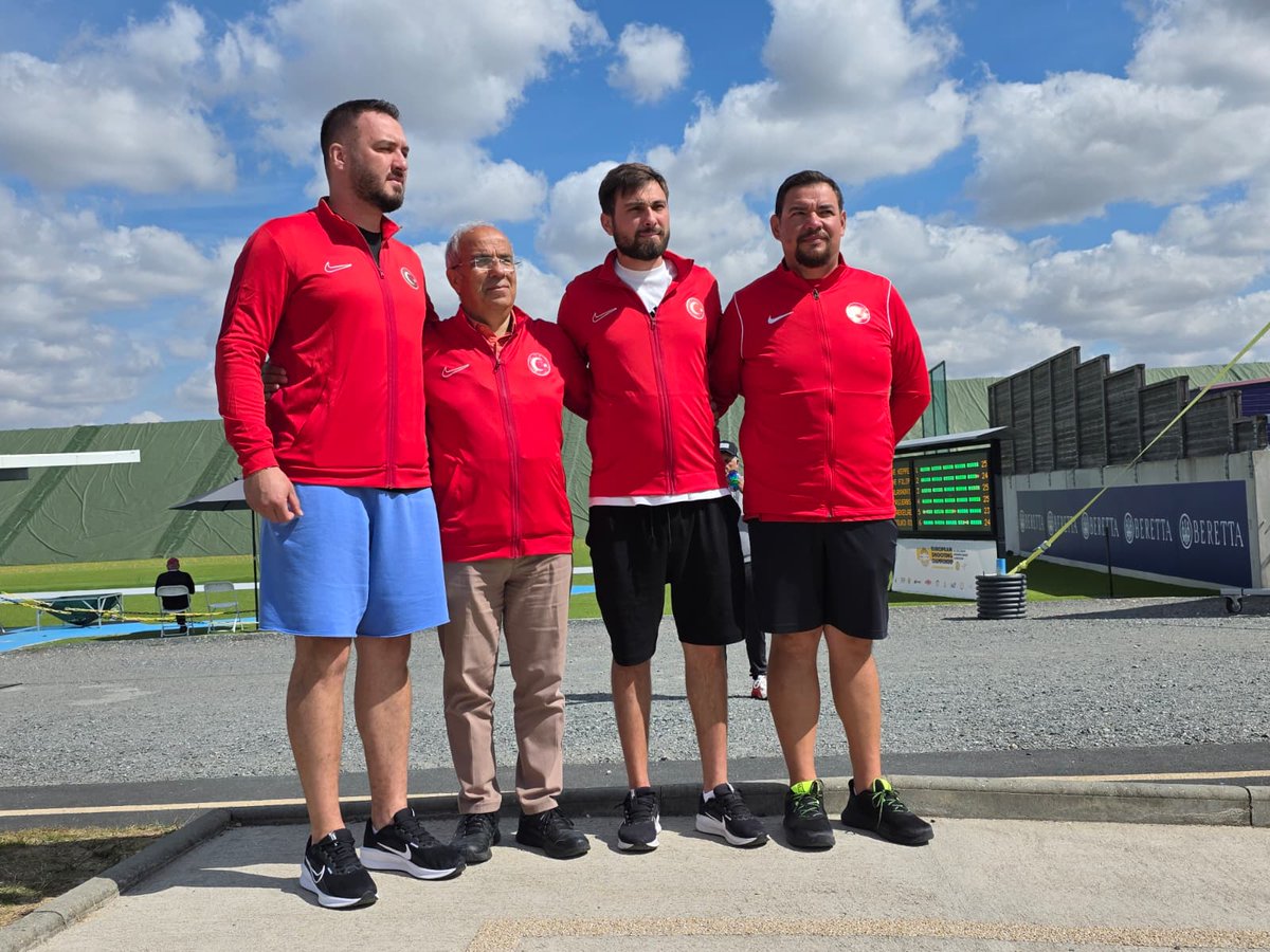 KocaeliTOHM's tweet photo. ATICILIK TRAP BÜYÜK ERKEKLER TAKIMDA AVRUPA ÜÇÜNCÜSÜYÜZ 🥉

#TOHMKocaeli'den Olimpik Havuz kadrosuna geçen sporcularımız Murat İLBİLGİ, Nedim Tolga TUNÇER ve Yavuz İLNAM'dan oluşan Milli Takımımız Fransa’da yapılan Avrupa Şampiyonası'nda bronz 🥉madalya kazandılar 

Tebrikler🇹🇷 https://t.co/OkycTqrI4a