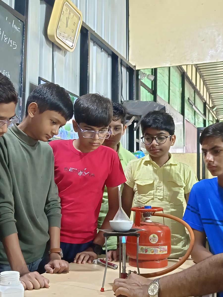 IplabGnr's tweet photo. 🔬✨ Exciting moments from today’s #ScienceClass!
Students explored, experimented, and expanded their curiosity about the world around them. 🌍💡
#LearningByDoing #FutureScientists #ScienceEducation @InfoGujcost @narottamsahoo @Punam_Bhargava @NisargCSC https://t.co/AEON6DegXx