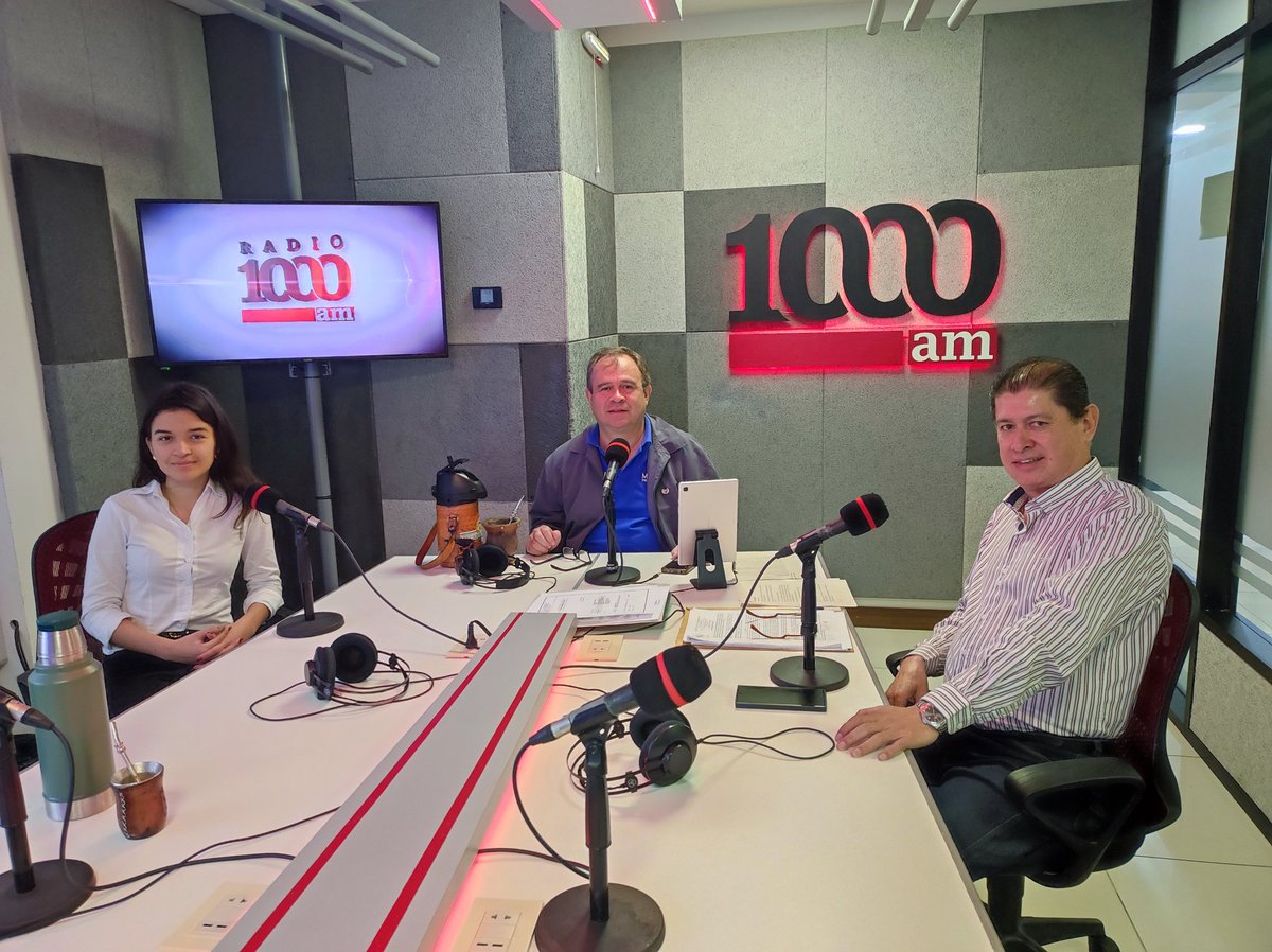 Buenos días. A las 8.00 iniciamos Instante político y económico por <a href="/1000_am/">Radio 1000 AM</a> <a href="/1000noticiaspy/">1000 Noticias</a> con <a href="/sant_visual/">Sonia Santacruz</a> Hoy nos acompaña el concejal de San Bernardino, Wilfrido Villanueva. Denunció ante la <a href="/contraloriapy/">Contraloría General de la República🇵🇾</a> irregularidades de la administración del intendente, Emigdio Ruiz D.