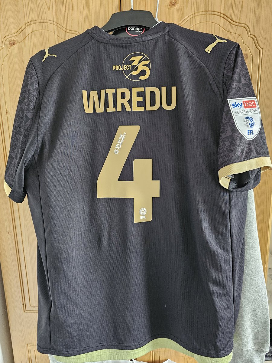 mattywright32's tweet photo. @CarlBarnard15 He will come good and make a few choke on there words, game one fuck the doubters 💚 https://t.co/P2TVbVfqme