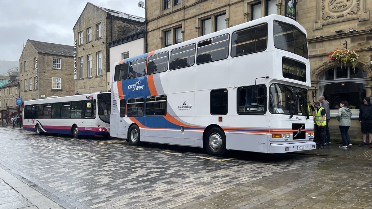First69217's tweet image. The rain isn’t keeping us in. We’re on duty 202 today with @99d620. Make sure you’ve got your Pennines BusDay programme to find our times! -AC