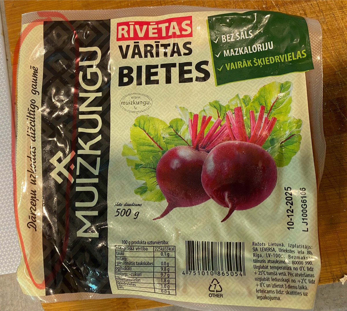 Šodien būšu lords un ēdīšu aristokrātisku auksto zupu! Skaužiet, bauri!