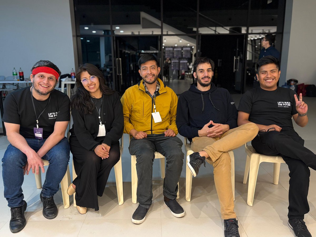 Alejandro (@aleregex) on Twitter photo Mentoreando hasta el amanecer en <a href="/EthereumBo/">Ethereum Bolivia</a>
Hace un año aproximadamente me animé a participar en mi primera hackathon. Hoy regreso como mentor.
Muchas gracias a quienes me dieron la mano en el camino. Seguiremos moviendo la pala 🔥
<a href="/delegate_call/">Sebastian Lujan</a> <a href="/tobi_lay/">Fabio Laura</a> @Calejol Mentoreando hasta el amanecer en <a href="/EthereumBo/">Ethereum Bolivia</a>
Hace un año aproximadamente me animé a participar en mi primera hackathon. Hoy regreso como mentor.
Muchas gracias a quienes me dieron la mano en el camino. Seguiremos moviendo la pala 🔥
<a href="/delegate_call/">Sebastian Lujan</a> <a href="/tobi_lay/">Fabio Laura</a> @Calejol