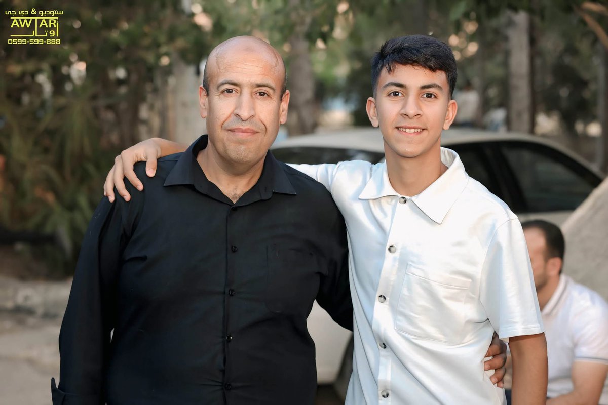 omrrr03's tweet photo. في اليسار ظل أب، وإن خفت صوته، لا يزال قلبي يردد صمته
 وفي اليمين ما كنت اخاله لا زال ولدي ، ذاك الذي يشبهني أكثر من ولدي ، بلا ان يخبرني شب ليشدد عضدي

سكنوا يساري رغم كل تشتت..! https://t.co/Lob6MPrzVv