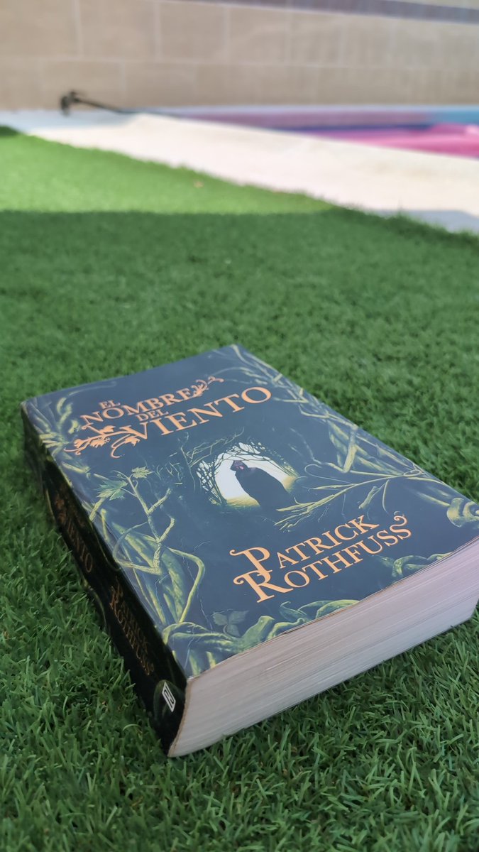 MarttaDoncel's tweet photo. chosen august reading https://t.co/cmkkNU9icF
